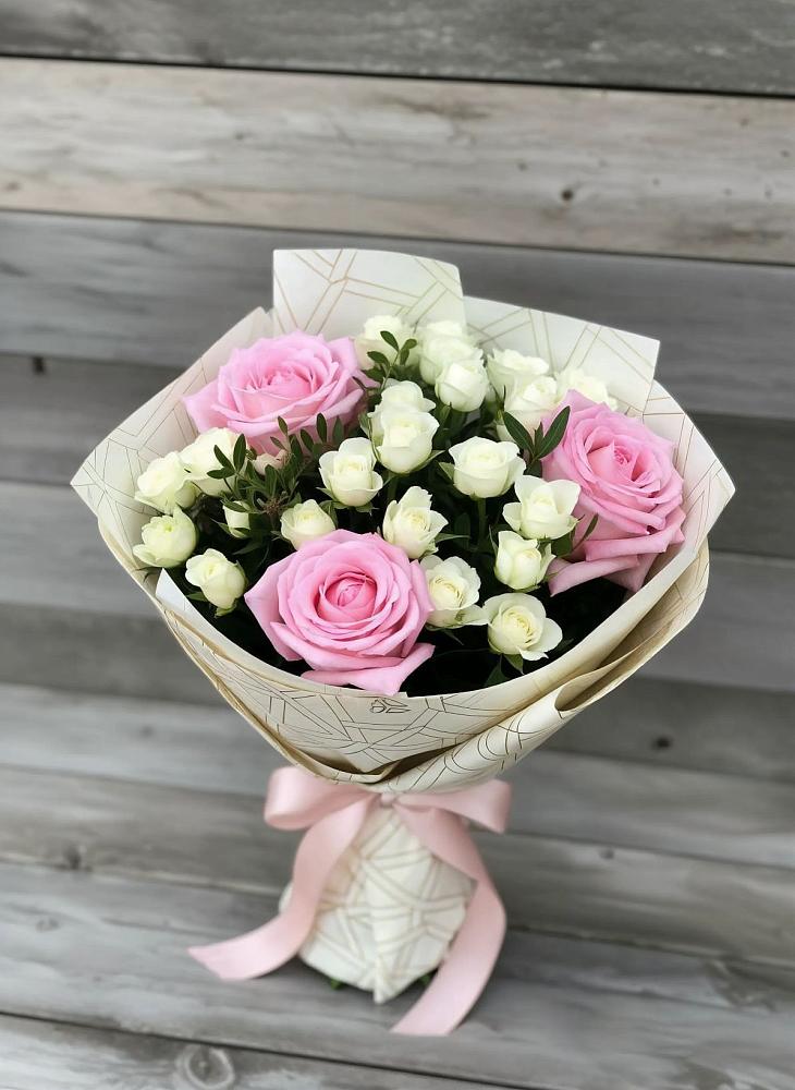 Букет цветов из: Розы в Добрянке