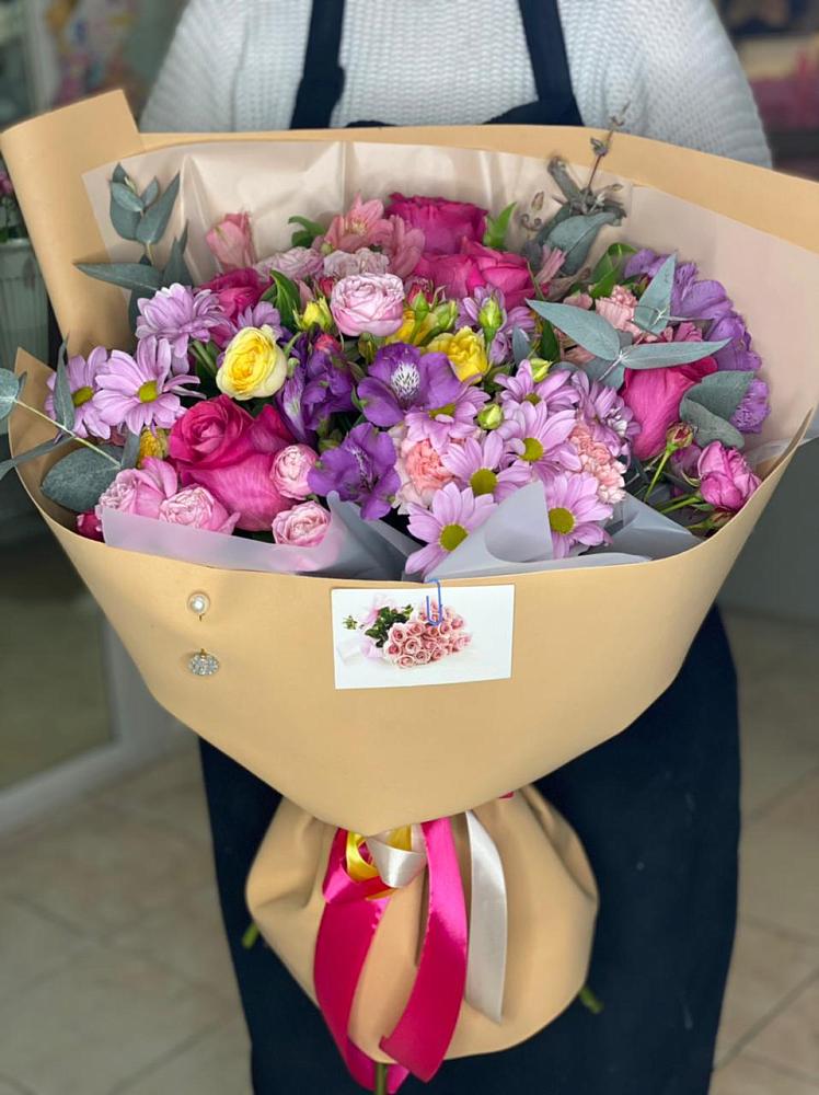 Букет цветов из: Хризантемы, Гвоздики и Альстромерии в Добрянке