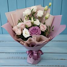 Букет цветов из:  Розы и Лизиантусы в Добрянке