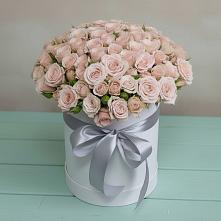 Цветочная композиция из Розы в шляпной коробке в Добрянке