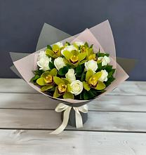 Букет цветов из:  Орхидеи и Розы в Добрянке