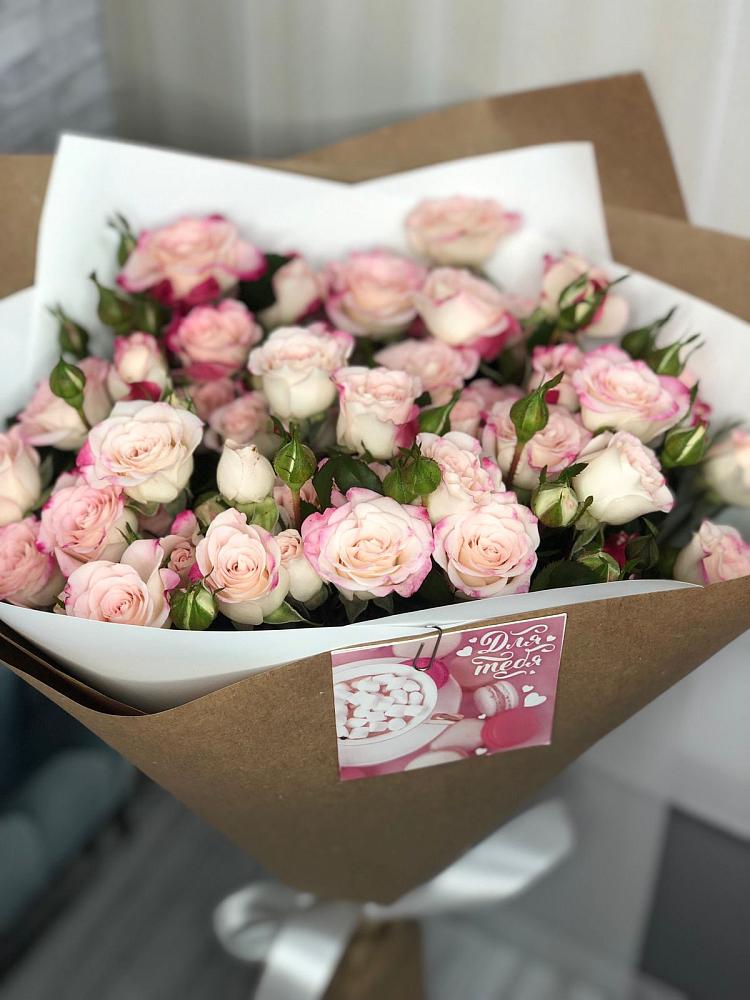 Букет цветов из: Розы в Добрянке