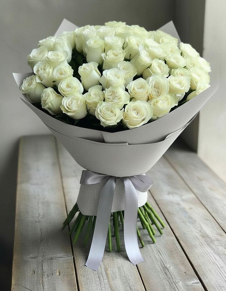 Букет 35 Белых роз в Добрянке
