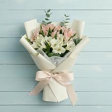 Букет цветов из:  Альстромерии в Добрянке