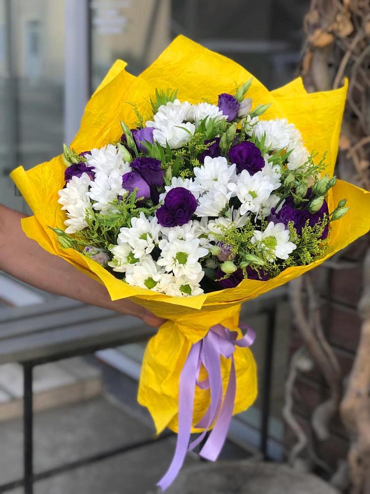 Букет цветов из: Ирисы, Хризантемы и Ромашки в Добрянке