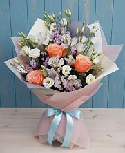 Букет цветов из:  Лизиантусы, Розы, Альстромерии и Гипсофила в Добрянке