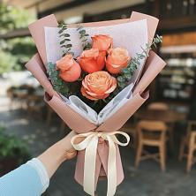 Букет цветов из:  Розы в Добрянке