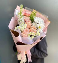 Букет цветов из:  Хризантемы и Розы в Добрянке