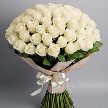 Букет 101 беля роза Белоснежка в Добрянке