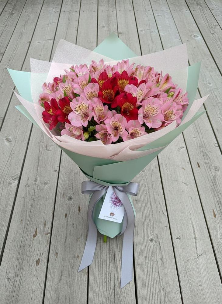 Букет цветов из: Альстромерии в Добрянке