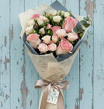 Букет цветов из:  Розы в Добрянке