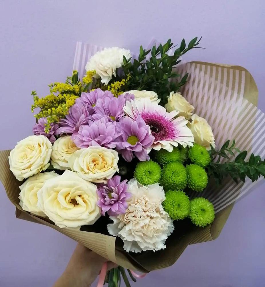 Букет цветов из: Хризантемы, Розы, Гвоздики и Герберы в Добрянке