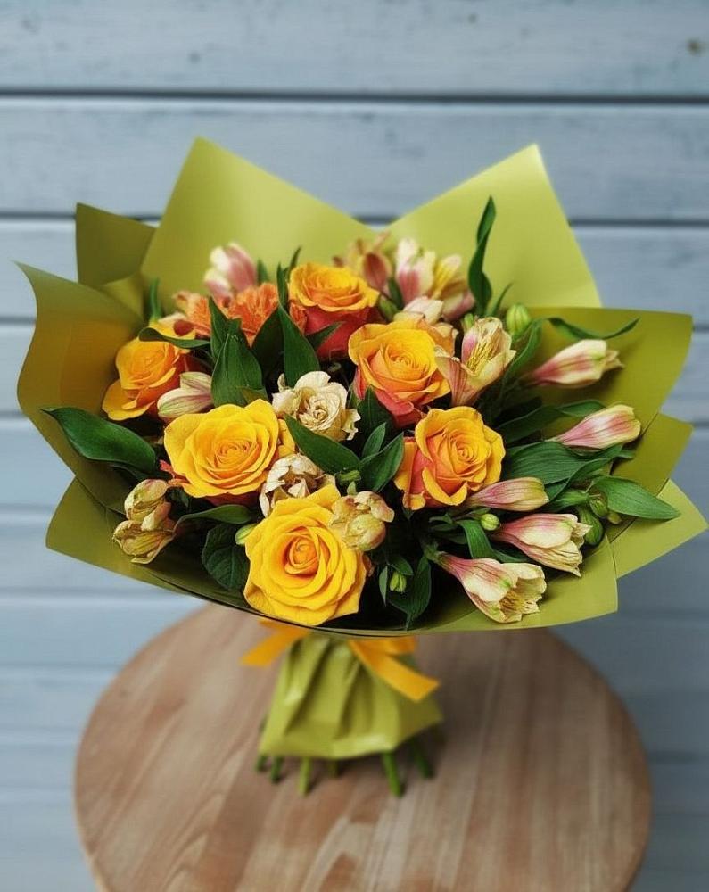 Букет цветов из: Альстромерии и Розы в Добрянке