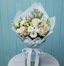 Букет цветов из:  Розы и Лизиантусы в Добрянке