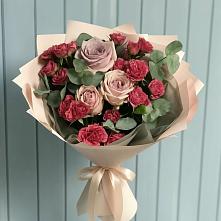 Букет цветов из:  Гвоздики и Розы в Добрянке