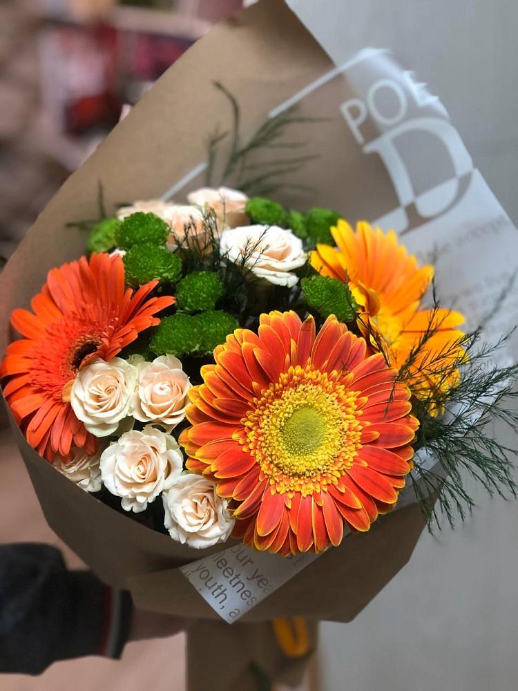 Букет цветов из: Герберы, Хризантемы и Розы в Добрянке