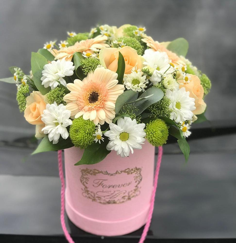 Цветочная композиция из Розы, Герберы и Хризантемы в шляпной коробке в Добрянке