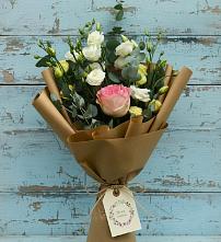 Букет цветов из:  Розы и Лизиантусы в Добрянке