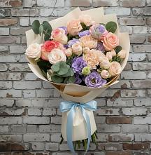Букет цветов из:  Розы, Лизиантусы и Гвоздики в Добрянке