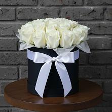 Цветочная композиция из Розы в шляпной коробке в Добрянке