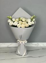 Букет цветов из:  Розы и Лизиантусы в Добрянке